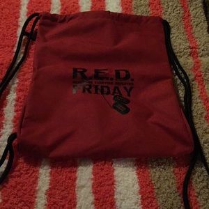 Sold⭐️RED FRIDAY Cinch bag 🇺🇸🤩